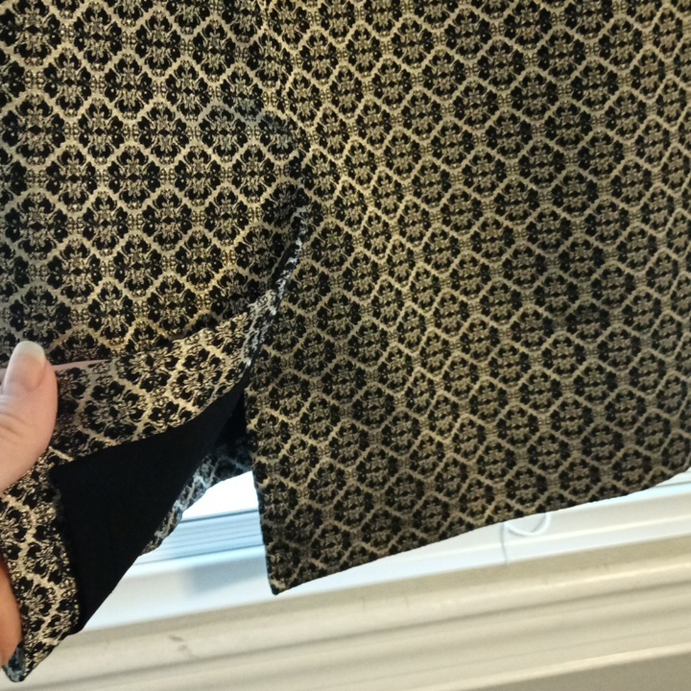 Ann Taylor black and gold jacquard skirt - Picture 5 of 10